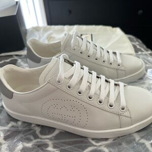 White Leather Gucci Sneakers Size 37